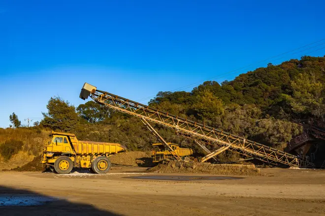Caminhão Caçamba Mercedes-Benz Atego 2730 Caçamba 6x4 2019 em Goiânia - GO