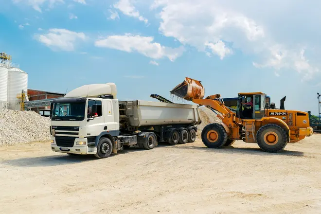 Carreta Carga Seca Rossetti Carga Seca 3 Eixos 2021 em Maringá - PR