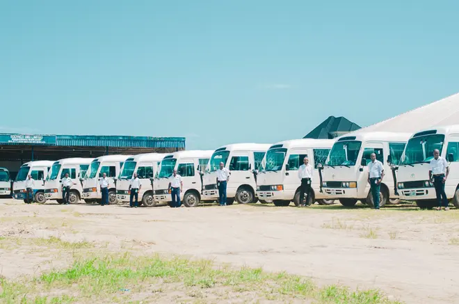 Micro-ônibus Neobus Thunder+ 2016 em Rio de Janeiro - RJ