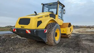 Rolo Compactador Caterpillar CS533E 2018 — foto 2