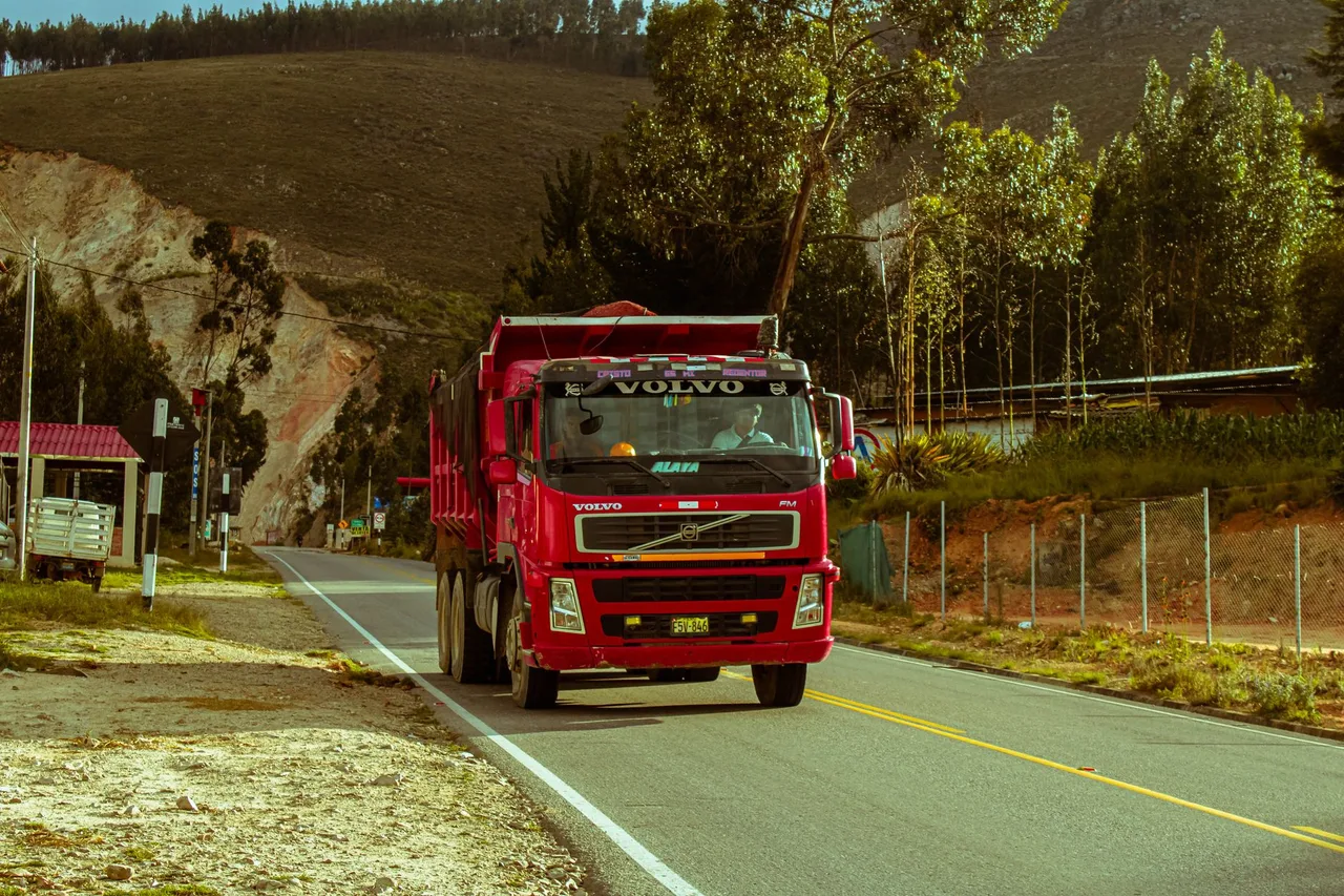 Cavalo Mecânico Volvo FH 460 6x2 6x2 2014 em Betim - MG