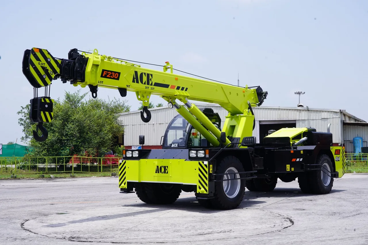 Guindaste Komatsu LW250 2020 à venda em Caxias do Sul - RS