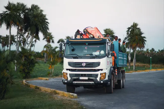 Caminhão Bitruck Volvo VM 330 8x2 8x2 2021 em Campinas - SP