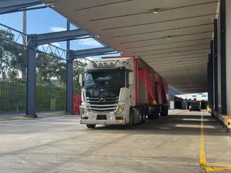 Foto 3 — Caminhão Truck Mercedes-Benz Atego 2426 Baú 6x2 2019