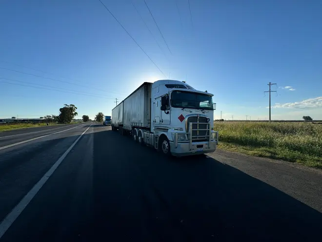 Cavalo Mecânico Volkswagen Meteor 29.530 6x4 2025 em São José dos Pinhais - PR